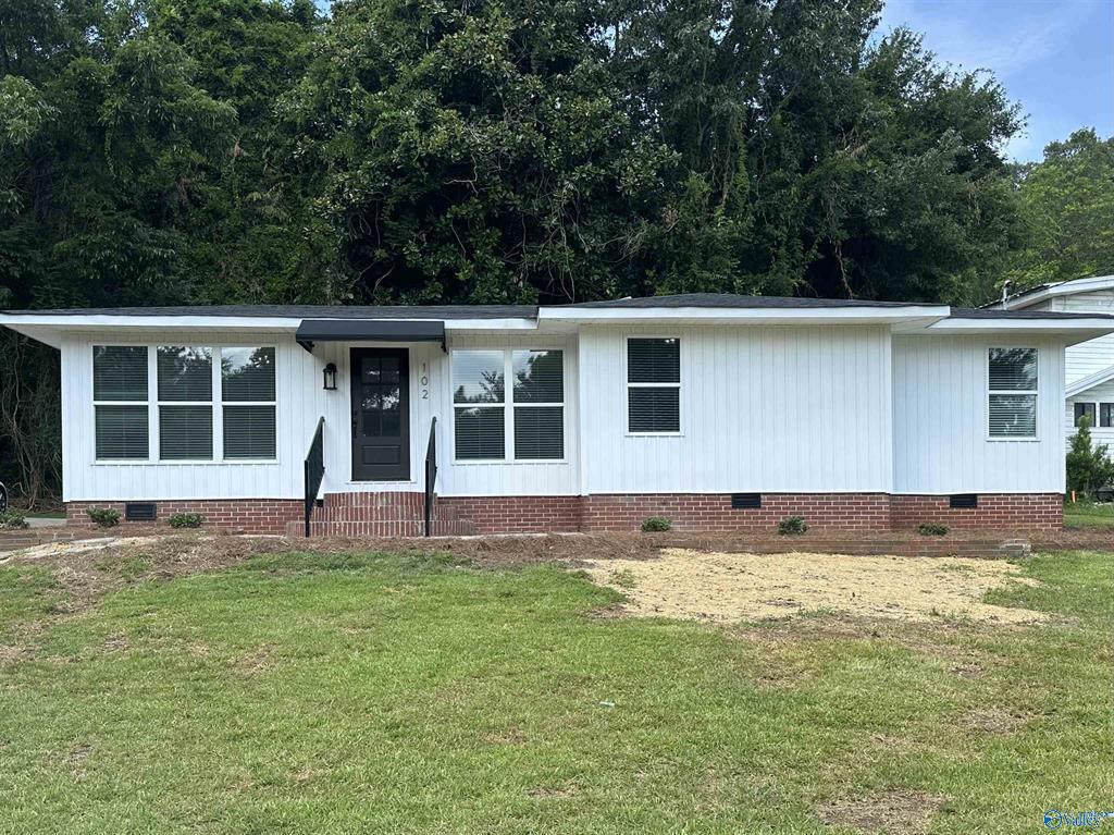 Sold property at 102 Iris Road in Gadsden, AL 35901