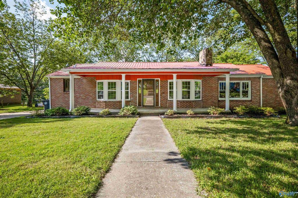 Sold property at 1120 Hillsboro Drive in Gadsden, Alabama