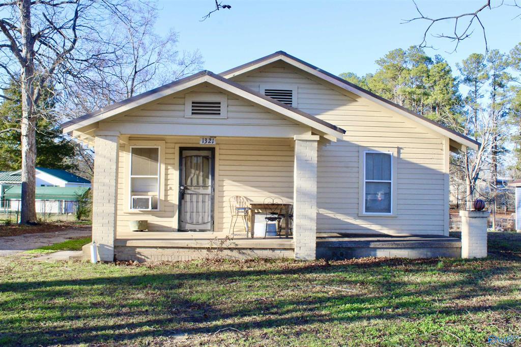 Sold property at 1321 S 11th Street in Gadsden, AL 35904